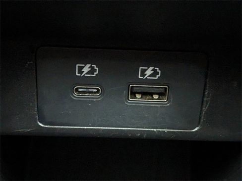 Used 2024 Mitsubishi Outlander SE image 21