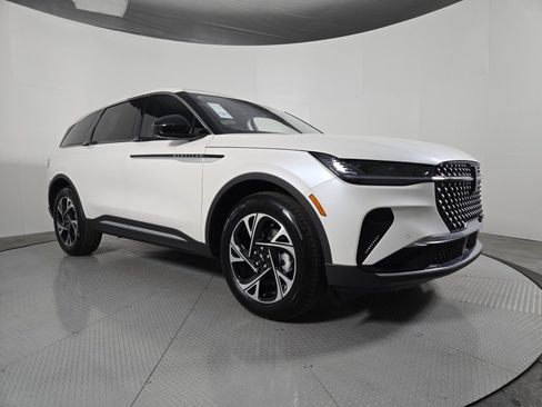 New 2026 Lincoln Nautilus Premier image 2