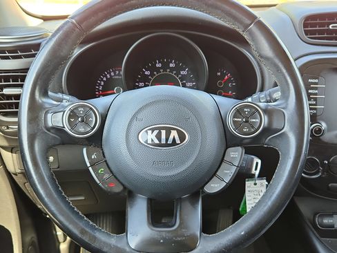 Used 2018 Kia Soul + FWD image 20