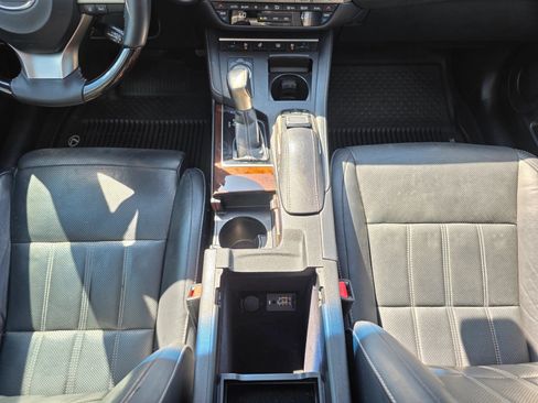 Used 2018 Lexus ES 350 w/ Ultra Luxury Package FWD image 18