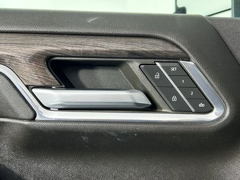 Used 2024 Chevrolet Silverado 2500 LTZ w/ LTZ Convenience Package image 36