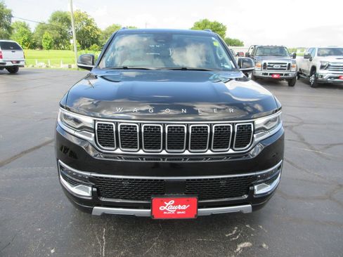 Used 2023 Jeep Wagoneer Series II w/ Premium Group I AWD/4WD image 13