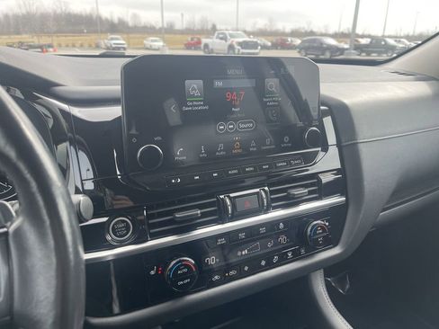 Used 2023 Nissan Pathfinder SL image 26