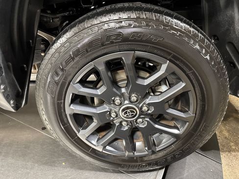 Used 2023 Toyota Tundra Platinum AWD/4WD image 12
