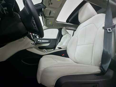 New 2026 Volvo XC40 B5 Ultra w/ Climate Package image 18