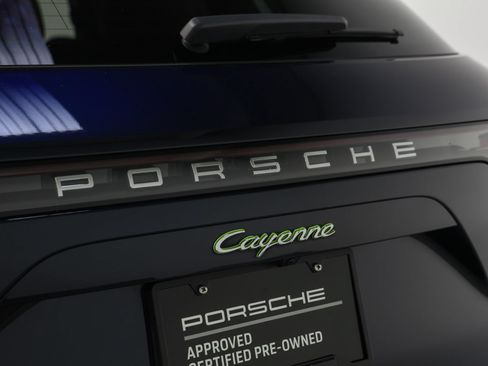 Certified 2019 Porsche Cayenne E-Hybrid AWD/4WD image 18
