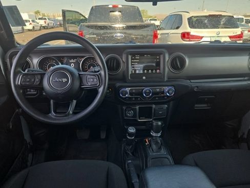 Used 2022 Jeep Gladiator Sport AWD/4WD image 2