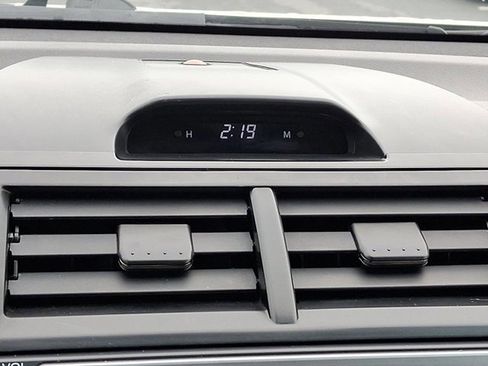 Used 2014 Toyota Camry L image 26