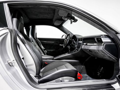 Used 2018 Porsche 911 Carrera T RWD image 31