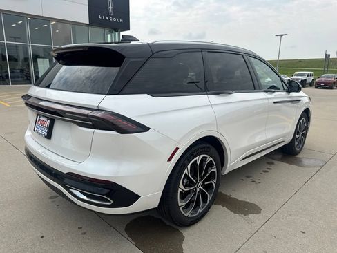 New 2026 Lincoln Nautilus Reserve AWD/4WD image 30