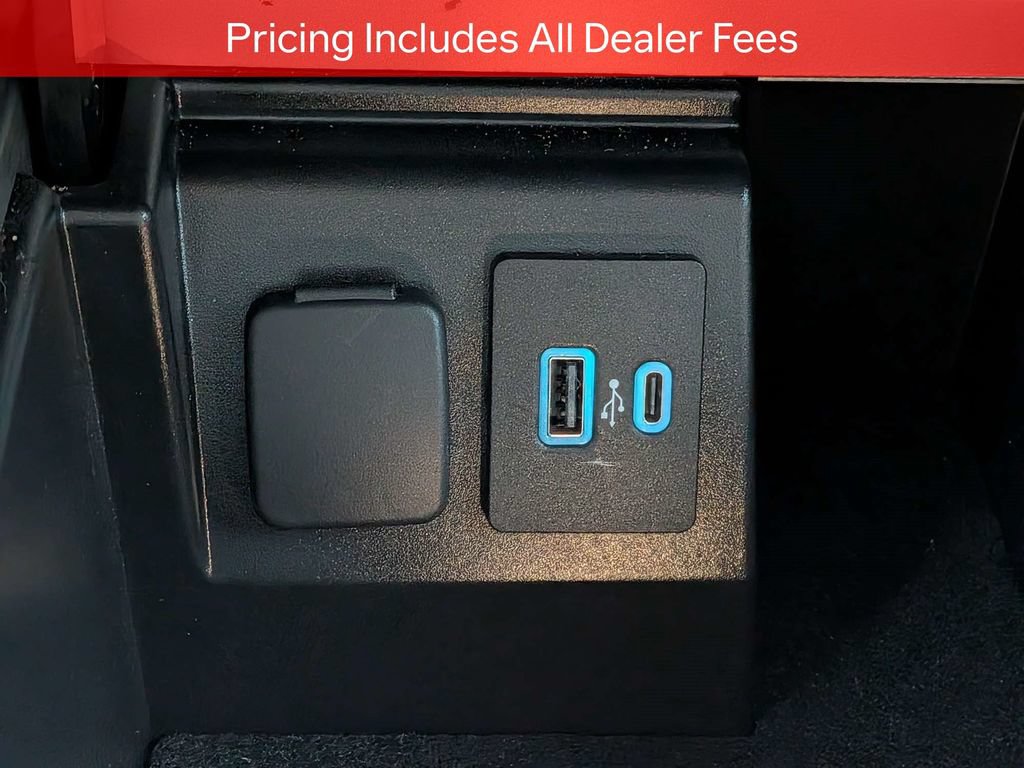 Used 2022 Ford Explorer Limited w/ Equipment Group 301A RWD image 25