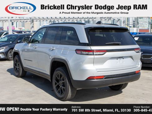 New 2025 Jeep Grand Cherokee Altitude image 7