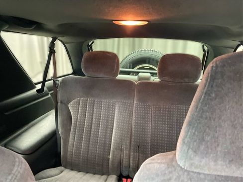 Used 2001 Chevrolet Blazer LS w/ Preferred Equipment Group AWD/4WD image 10