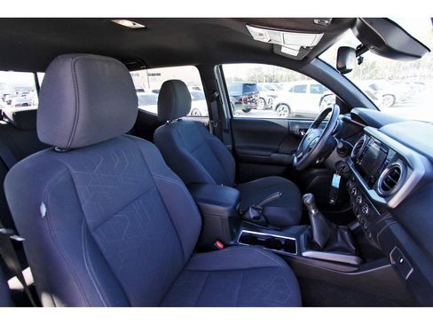 Used 2019 Toyota Tacoma TRD Sport image 27