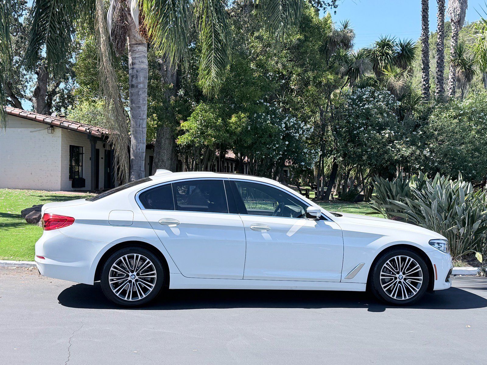 Used 2018 BMW 530i RWD image 6