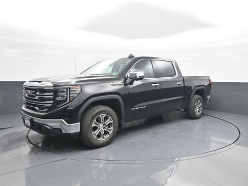 Used 2025 GMC Sierra 1500 SLT AWD/4WD image 4