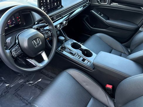 Certified 2025 Honda Civic Sport Touring image 4