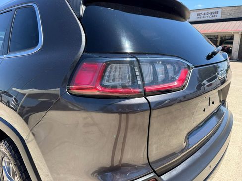 Used 2021 Jeep Cherokee Latitude Lux w/ Sun & Sound Group FWD image 10