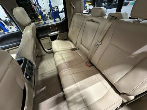 Used 2019 Ford F150 Lariat w/ Equipment Group 502A Luxury AWD/4WD image 31