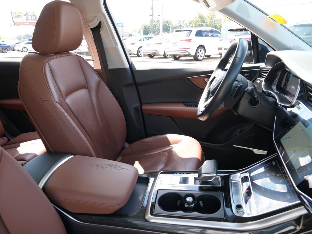 Used 2020 Audi Q7 3.0T Prestige w/ Prestige Package AWD/4WD image 16