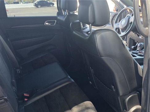 Used 2019 Jeep Grand Cherokee Altitude AWD/4WD image 14
