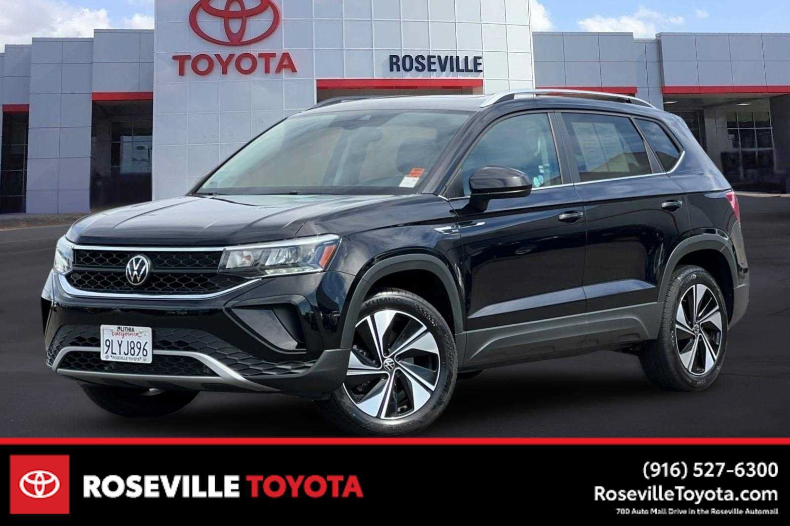 Used 2024 Volkswagen Taos SE w/ Panoramic Sunroof Package AWD/4WD image 1