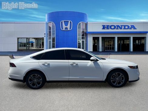 Certified 2023 Honda Accord EX image 9