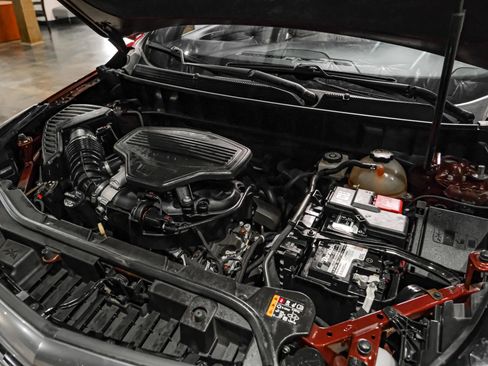 Used 2019 Cadillac XT5 FWD image 42