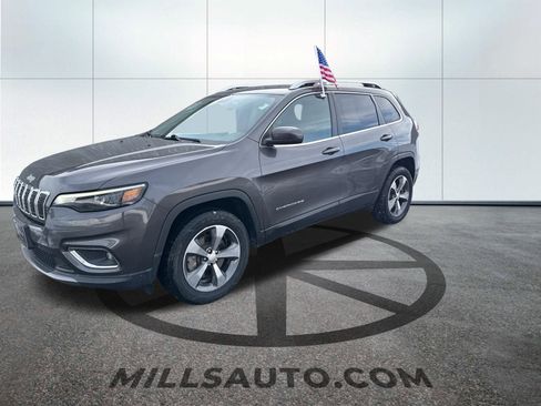 Used 2019 Jeep Cherokee Limited image 2
