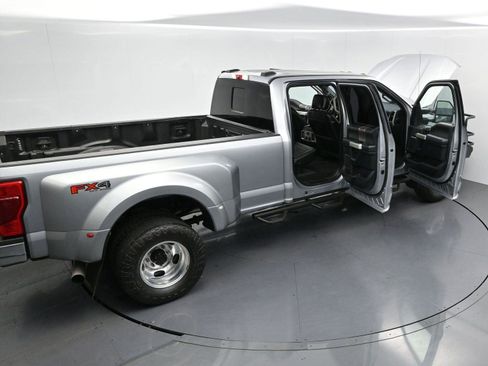 Used 2020 Ford F350 Lariat w/ Lariat Value Package image 43