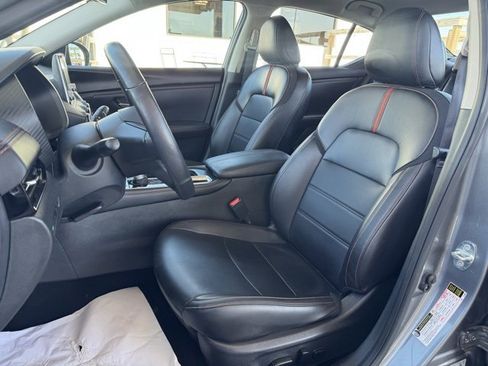 Used 2024 Nissan Sentra SR w/ SR Premium Package image 21