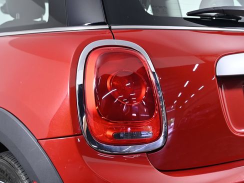 Used 2015 MINI Cooper 2-Door Hardtop FWD image 8
