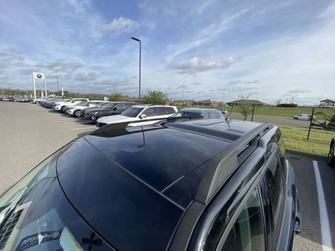 Used 2021 Ford Bronco Sport Outer Banks w/ Outer Banks Package image 3