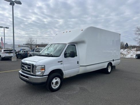 Used 2015 Ford E-350 and Econoline 350 Super Duty image 3