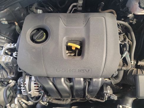 Used 2019 Hyundai Elantra SE FWD image 30