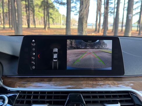 Used 2018 BMW 530e xDrive image 4