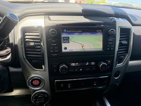 Used 2018 Nissan Titan PRO-4X AWD/4WD image 15