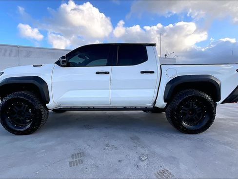 Used 2024 Toyota Tacoma 4x4 Double Cab Hybrid image 3