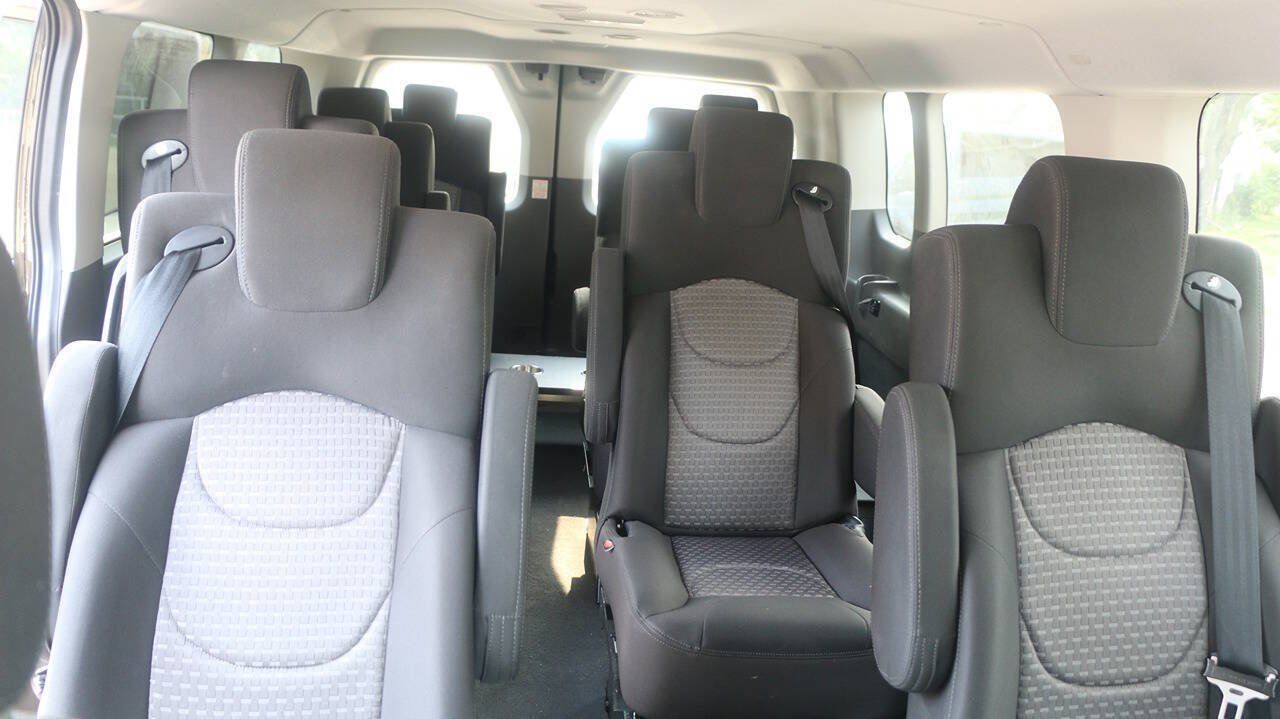 Used 2023 Ford Transit 350 XLT RWD image 16