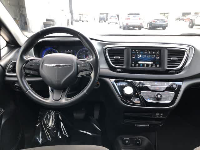 Certified 2020 Chrysler Pacifica Touring w/ S Appearance Package FWD image 13