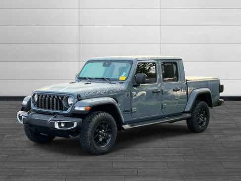 Used 2025 Jeep Gladiator Sport AWD/4WD image 7