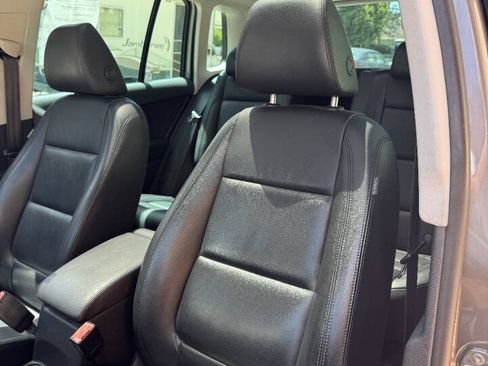 Used 2009 Volkswagen Tiguan S FWD image 18