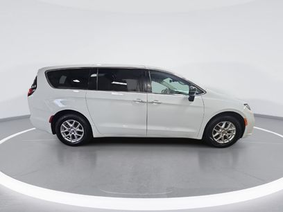 Used 2024 Chrysler Pacifica Touring-L