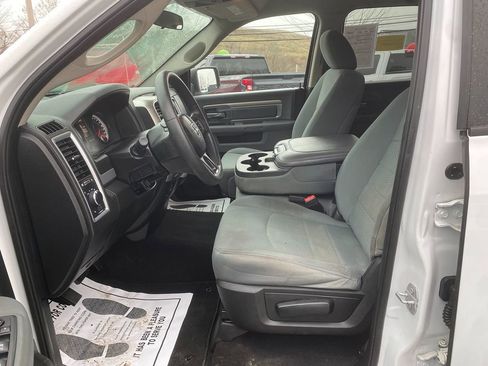 Used 2019 RAM 1500 Classic SLT image 12