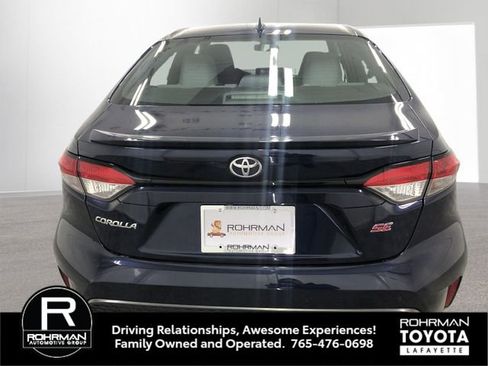 Used 2022 Toyota Corolla SE w/ SE Premium Package image 5