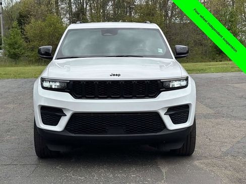 Used 2023 Jeep Grand Cherokee Altitude AWD/4WD image 30