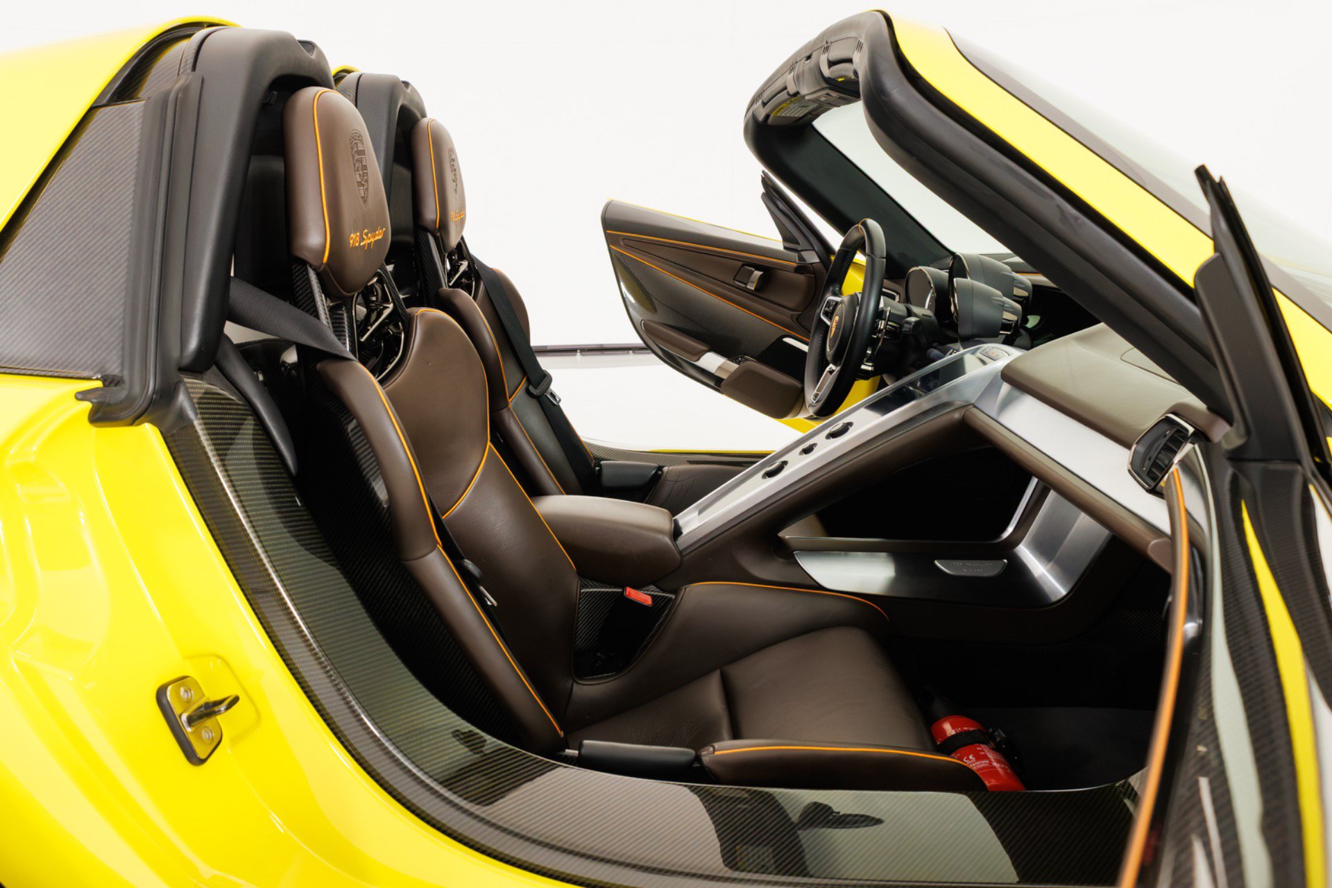 Used 2015 Porsche 918 Spyder AWD/4WD image 33