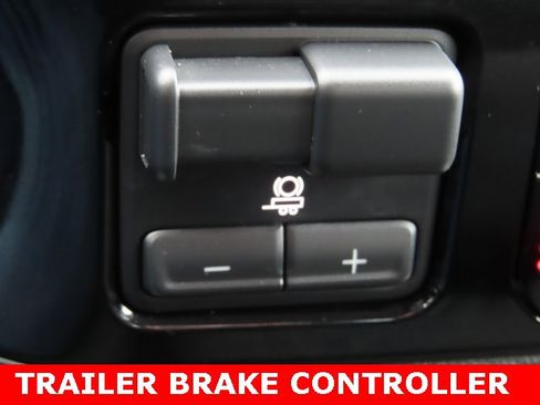 Used 2025 GMC Sierra 1500 Elevation image 35