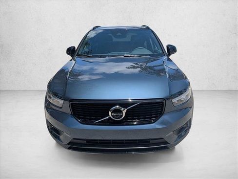 Used 2022 Volvo XC40 T5 R-Design w/ Advanced Package AWD/4WD image 2