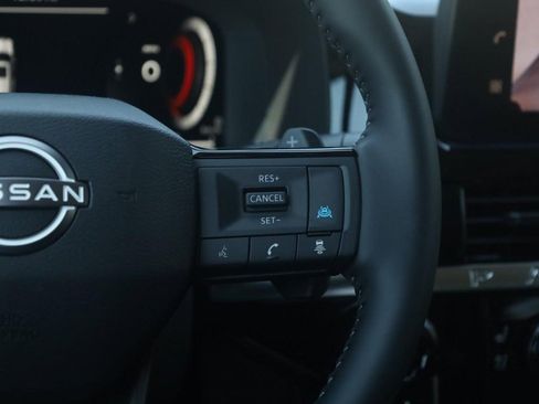 New 2026 Nissan Pathfinder Platinum AWD/4WD image 9